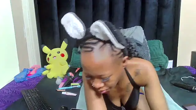 trixiey8 online show from April 2026 07:34:01 AM