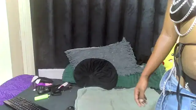 trixiey8 online show from April 2026 06:32:01 PM