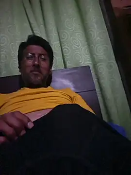 Snapshot of BRAD_MATURE chatting on March 2026 03:02:02 AM BRAD MATURE online show from March 2026 03:02:02 AM