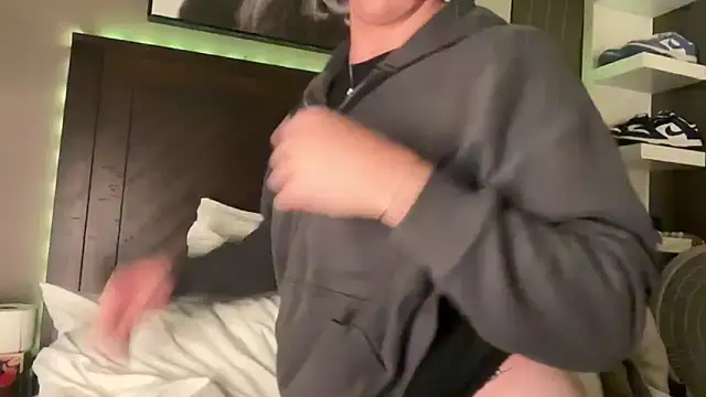 Snapshot of STICKYPENIS chatting on February 2026 04:12:02 AM STICKYPENIS online show from February 2026 04:12:02 AM