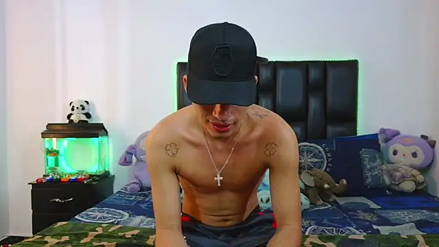 Dereek Hot online show from May 2026 03:58:02 AM