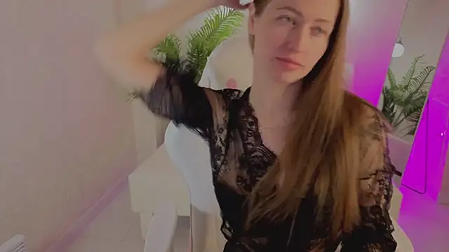 Snapshot of Bella_McKenzie chatting on March 2026 01:39:02 AM Bella McKenzie online show from March 2026 01:39:02 AM