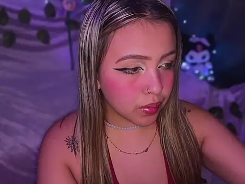 Snapshot of Moon_Velvet_ chatting on February 2026 07:14:01 PM Moon Velvet online show from February 2026 07:14:01 PM