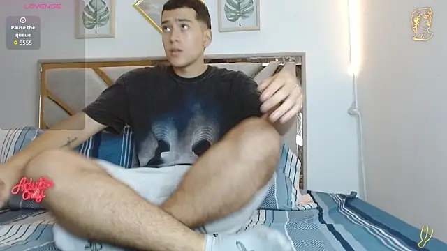 oliver   saint online show from April 2026 11:08:02 PM