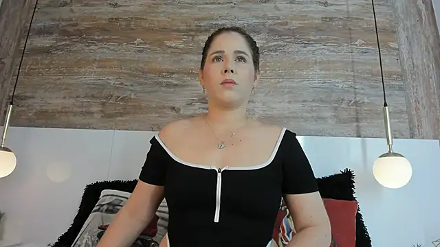 Nikol Lopez  online show from May 2026 11:58:02 PM
