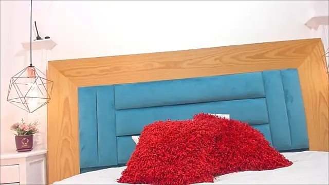 Nikol Lopez  online show from May 2026 03:32:01 AM