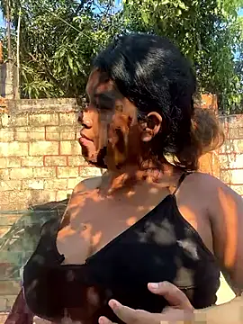 emi li82 online show from April 2026 10:33:02 PM