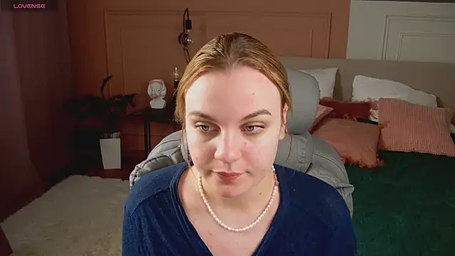 Snapshot of Glow_Margo chatting on April 2026 01:18:02 AM Glow Margo online show from April 2026 01:18:02 AM
