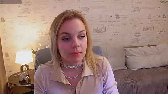 Snapshot of Glow_Margo chatting on May 2026 01:07:01 AM Glow Margo online show from May 2026 01:07:01 AM