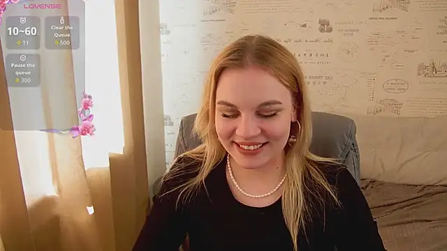 Snapshot of Glow_Margo chatting on June 2026 01:11:02 AM Glow Margo online show from June 2026 01:11:02 AM