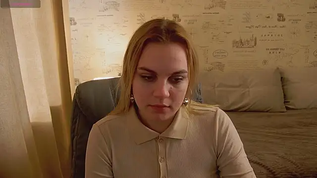 Snapshot of Glow_Margo chatting on May 2026 01:06:02 AM Glow Margo online show from May 2026 01:06:02 AM
