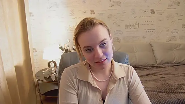 Snapshot of Glow_Margo chatting on May 2026 03:06:01 AM Glow Margo online show from May 2026 03:06:01 AM