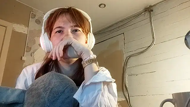 DinaFirebird online show from February 2026 11:43:01 AM