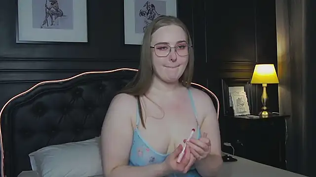 AprilHudson online show from May 2026 05:01:01 AM
