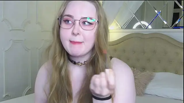 AprilHudson online show from May 2026 04:55:01 AM