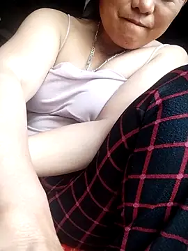 Lucie Fuzk online show from April 2026 02:02:01 AM