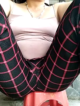 Lucie Fuzk online show from April 2026 03:52:01 AM