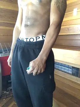 EricSwainn901 online show from May 2026 06:33:01 PM