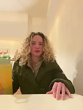 Snapshot of curlyirishgirl chatting on March 2026 04:01:01 AM curlyirishgirl online show from March 2026 04:01:01 AM