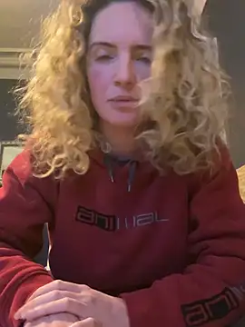 Snapshot of curlyirishgirl chatting on March 2026 12:00:02 AM curlyirishgirl online show from March 2026 12:00:02 AM