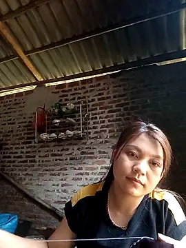 Snapshot of Linhna20 chatting on March 2026 07:37:02 AM Linhna20 online show from March 2026 07:37:02 AM