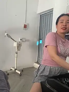 Ivy Trix2 online show from April 2026 07:57:01 AM