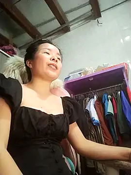 Ivy Trix2 online show from April 2026 03:32:02 AM