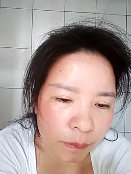 Ivy Trix2 online show from March 2026 02:00:02 AM