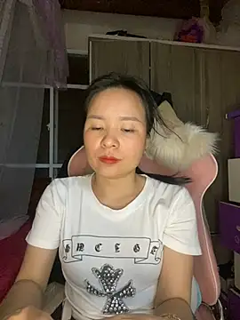 Ivy Trix2 online show from April 2026 02:35:01 PM