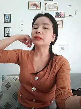 Ivy Trix2 online show from March 2026 02:44:02 AM