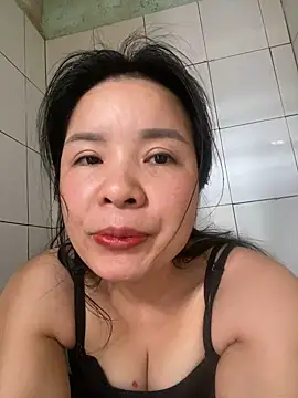 Ivy Trix2 online show from March 2026 03:02:01 AM