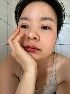 Ivy Trix2 online show from June 2026 01:17:02 AM