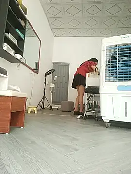 Ivy Trix2 online show from April 2026 02:07:01 AM