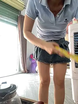 Ivy Trix2 online show from April 2026 08:04:02 AM