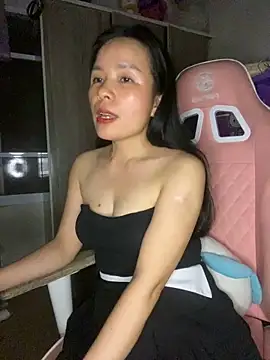 Ivy Trix2 online show from May 2026 04:02:02 PM