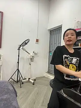 Ivy Trix2 online show from April 2026 09:26:02 AM