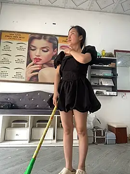 Ivy Trix2 online show from April 2026 03:02:01 AM