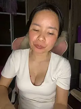 Ivy Trix2 online show from March 2026 03:02:01 PM