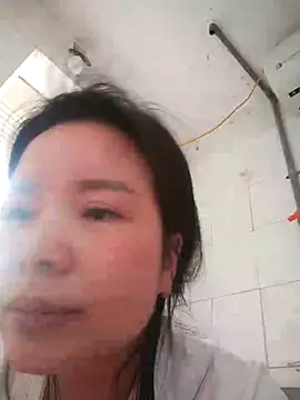 Ivy Trix2 online show from March 2026 03:33:01 AM