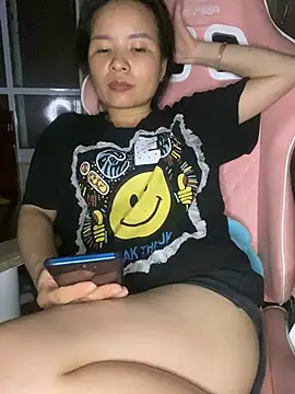 Ivy Trix2 online show from May 2026 03:29:02 PM