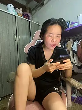 Ivy Trix2 online show from June 2026 01:21:01 AM