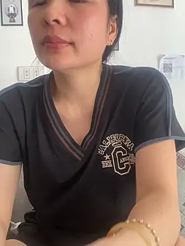 Ivy Trix2 online show from April 2026 03:41:01 AM