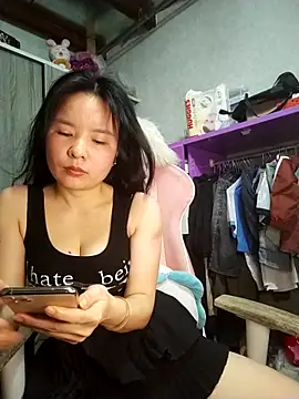 Ivy Trix2 online show from May 2026 03:59:01 AM