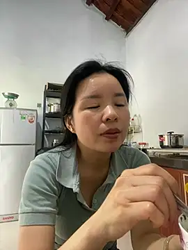 Ivy Trix2 online show from May 2026 02:37:02 AM
