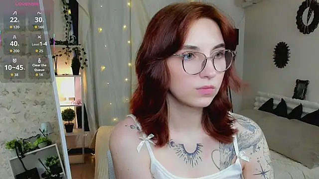 VittoriaNix online show from May 2026 03:17:01 PM
