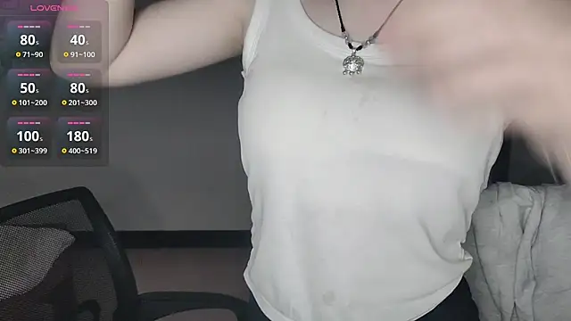 F-Yihao online show from April 2026 11:32:02 PM