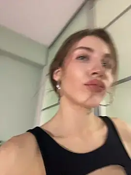 SofieLund online show from April 2026 04:24:02 PM