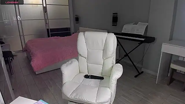 SofieLund online show from March 2026 04:19:02 PM