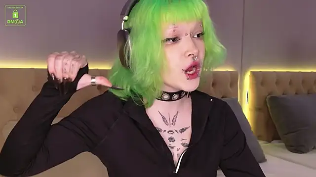 Sarah sinn online show from March 2026 04:52:01 AM