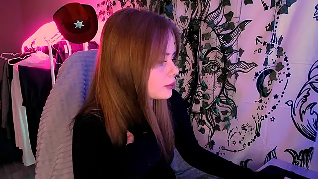 FrancesMiller7 online show from March 2026 11:18:01 AM